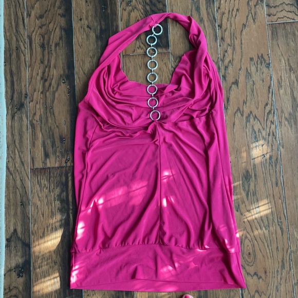Size L Hot Pink Scoop Neck Top with silver rings going down back.  🔥 - Picture 2 of 2